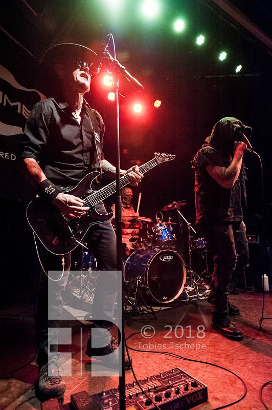 Dunkle Zeiten live im Backstage Club 24-2-18