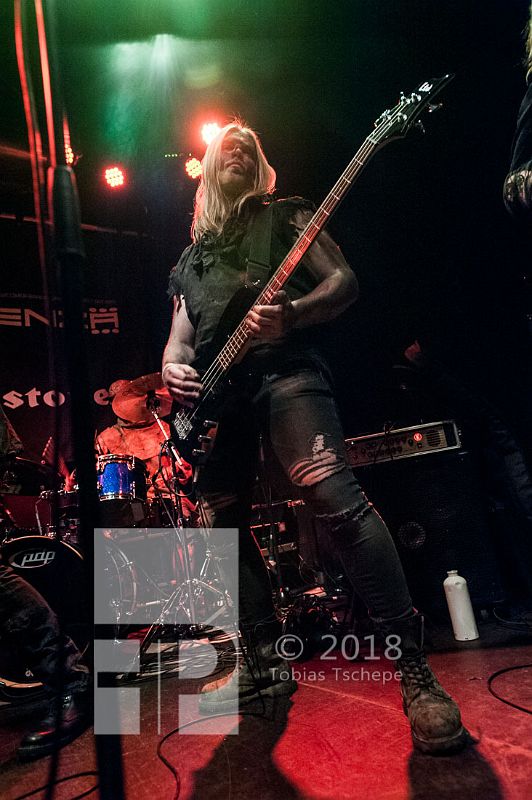 Dunkle Zeiten live im Backstage Club 24-2-18