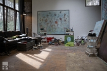 Simon James in seinem Atelier | Wiedefabrik München | 17-3-25 Simon James in seinem Atelier | Wiedefabrik München | 17-3-25