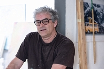 Simon James in seinem Atelier | Wiedefabrik München | 17-3-25 Simon James in seinem Atelier | Wiedefabrik München | 17-3-25