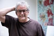 Simon James in seinem Atelier | Wiedefabrik München | 17-3-25 Simon James in seinem Atelier | Wiedefabrik München | 17-3-25