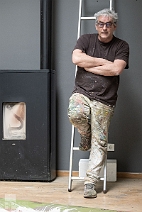 Simon James in seinem Atelier | Wiedefabrik München | 17-3-25 Simon James in seinem Atelier | Wiedefabrik München | 17-3-25