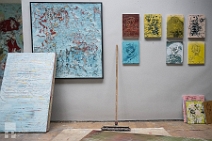 Simon James in seinem Atelier | Wiedefabrik München | 17-3-25 Simon James in seinem Atelier | Wiedefabrik München | 17-3-25