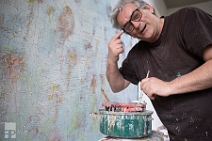 Simon James in seinem Atelier | Wiedefabrik München | 17-3-25 Simon James in seinem Atelier | Wiedefabrik München | 17-3-25